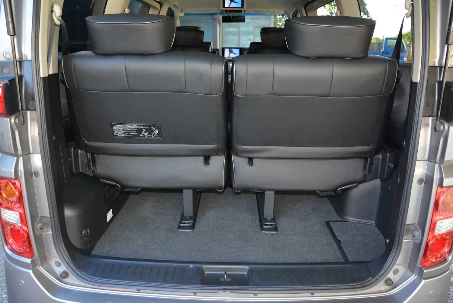 Used Nissan Elgrand 2025 for sale - 77404245: Photo 17