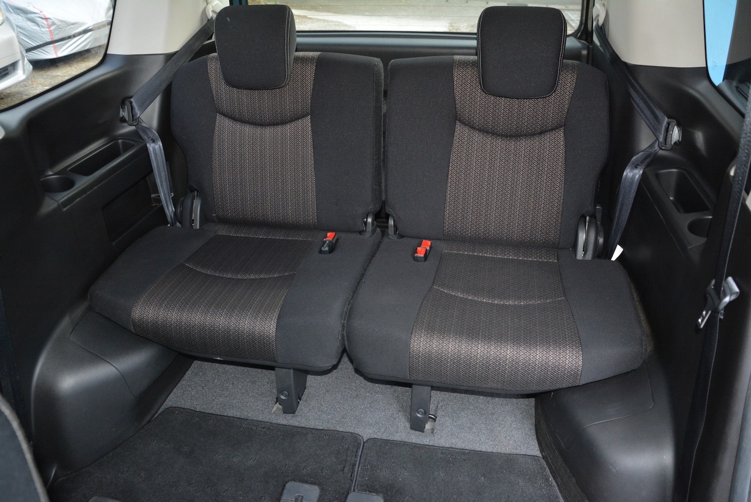 Used Nissan Serena 2015 for sale - 76555376: Photo 16