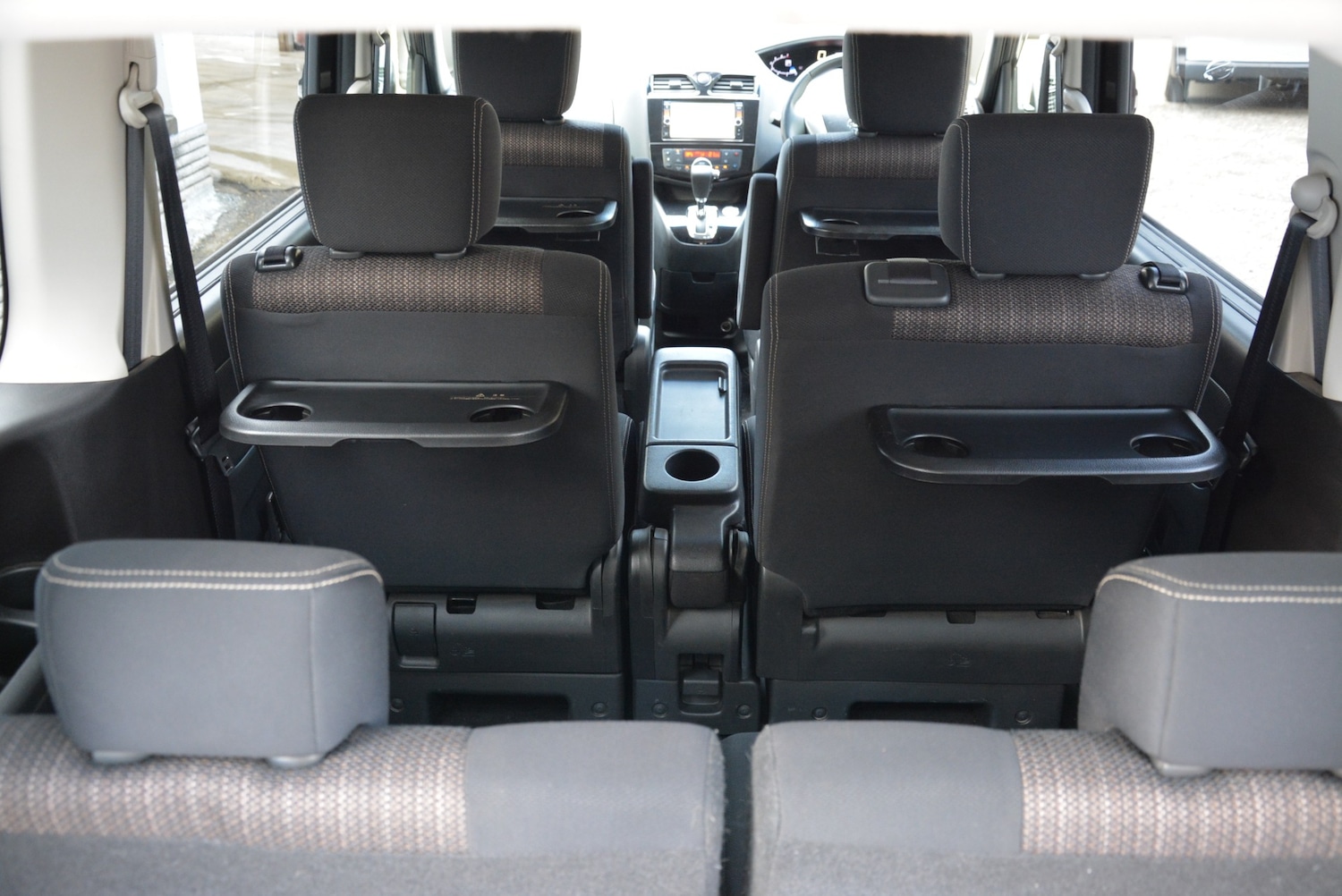 Used Nissan Serena 2015 for sale - 76555376: Photo 17