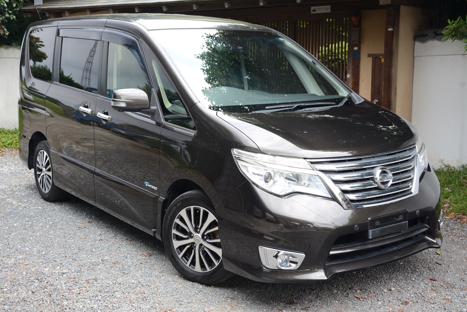 Used Nissan Serena 2015 for sale - 76555376: Photo 2