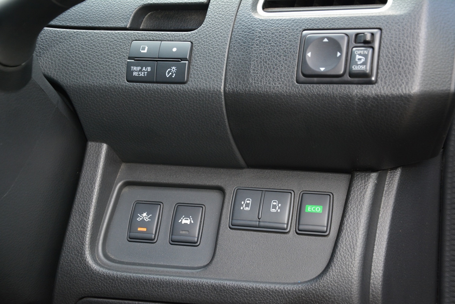 Used Nissan Serena 2015 for sale - 76555376: Photo 22