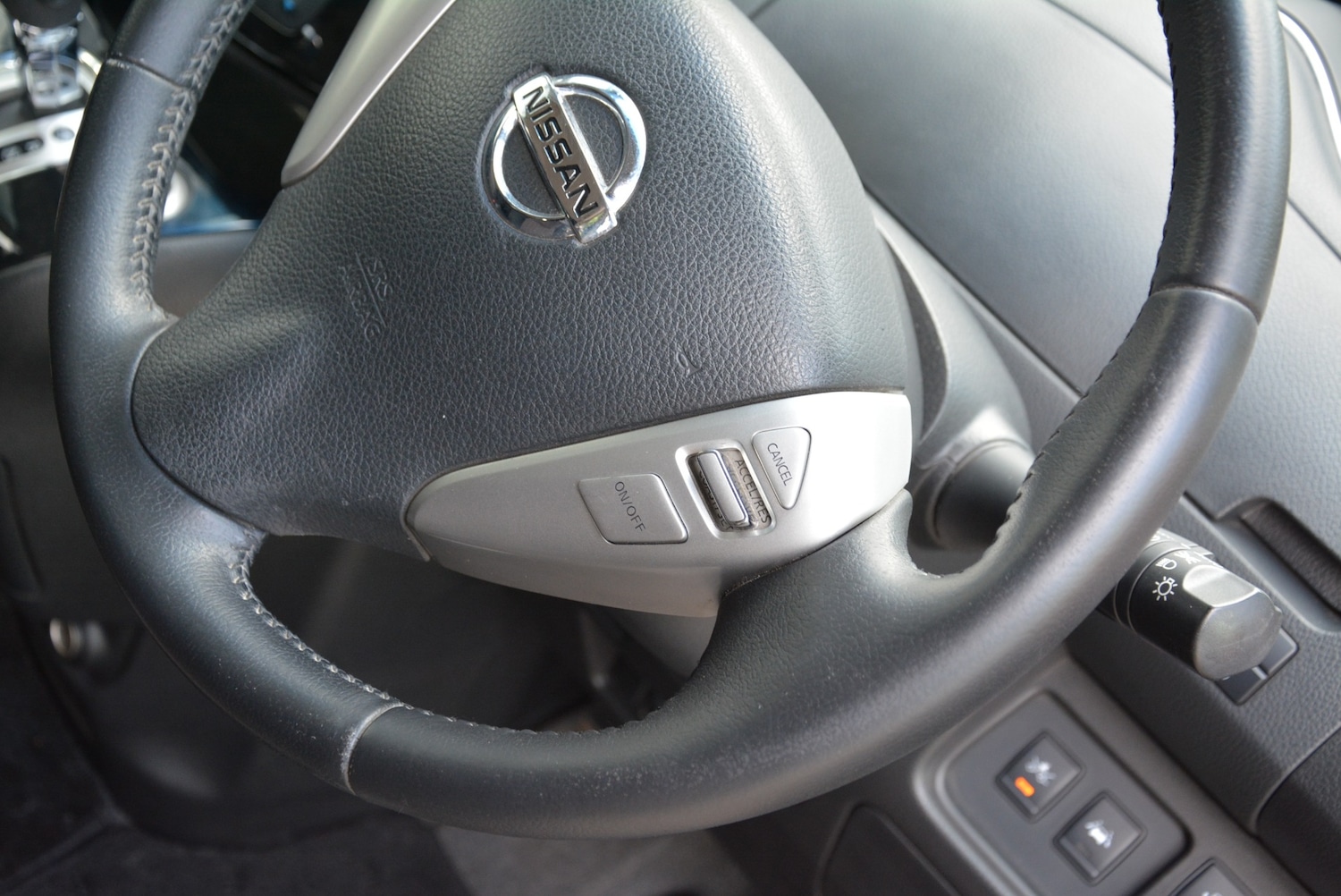 Used Nissan Serena 2015 for sale - 76555376: Photo 23