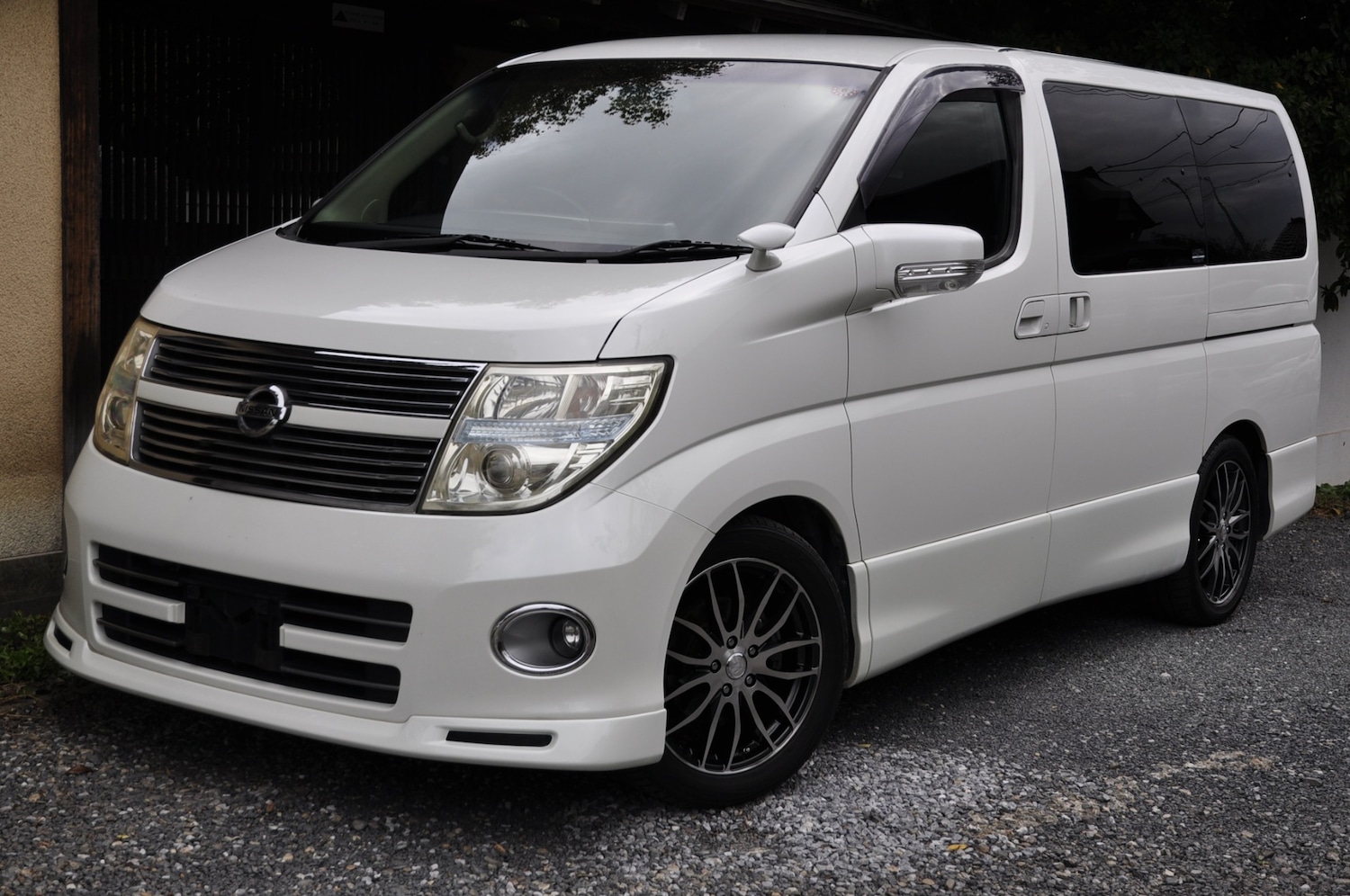 Used Nissan Elgrand 2024 for sale - 76554044: Photo 1