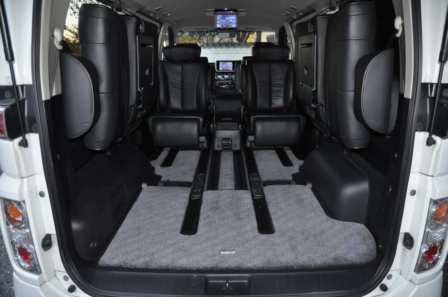 Used Nissan Elgrand 2024 for sale - 76554044: Photo 18