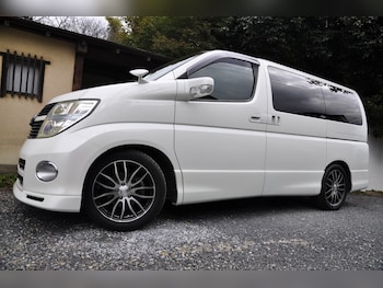 Used Nissan Elgrand 2008 for sale - 76554044: Photo