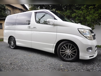 Used Nissan Elgrand 2008 for sale - 76554044: Photo