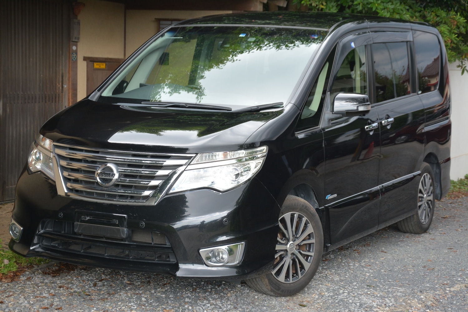 Used Nissan Serena 2014 for sale - 76555215: Photo 1