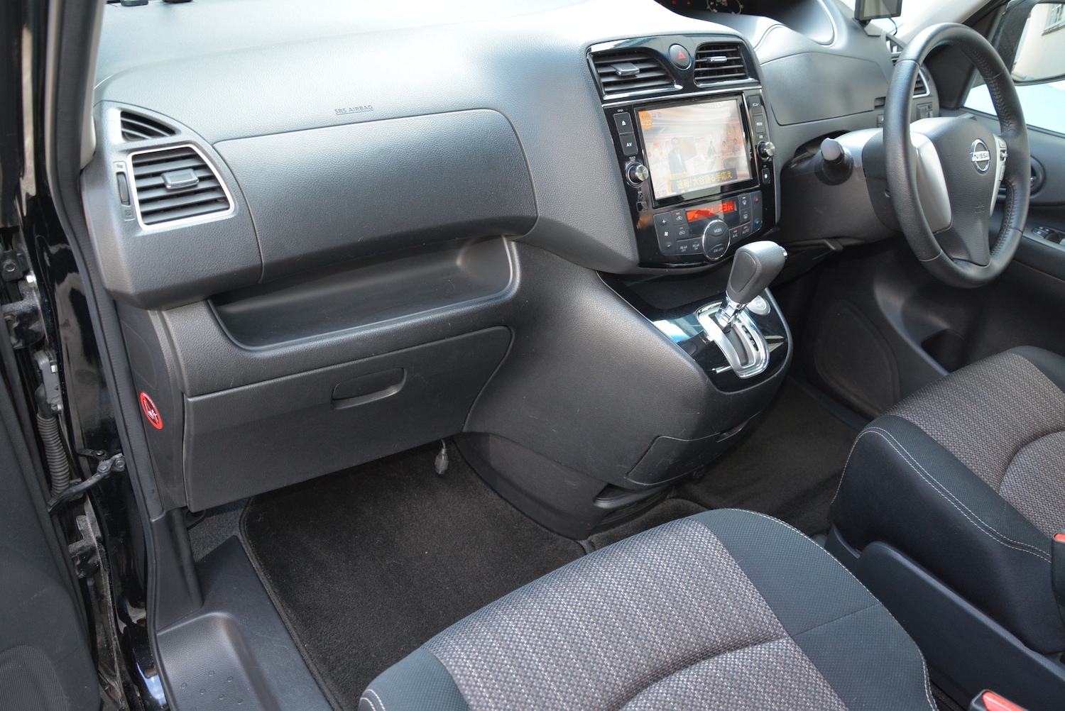 Used Nissan Serena 2014 for sale - 76555215: Photo 13