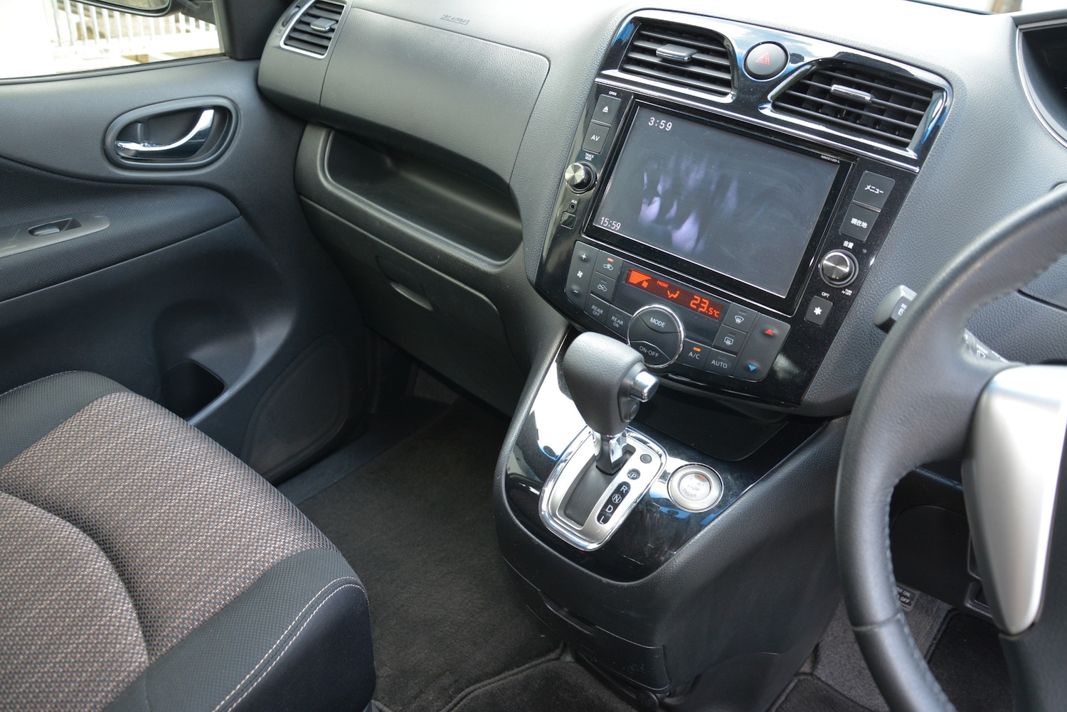 Used Nissan Serena 2014 for sale - 76555215: Photo 27