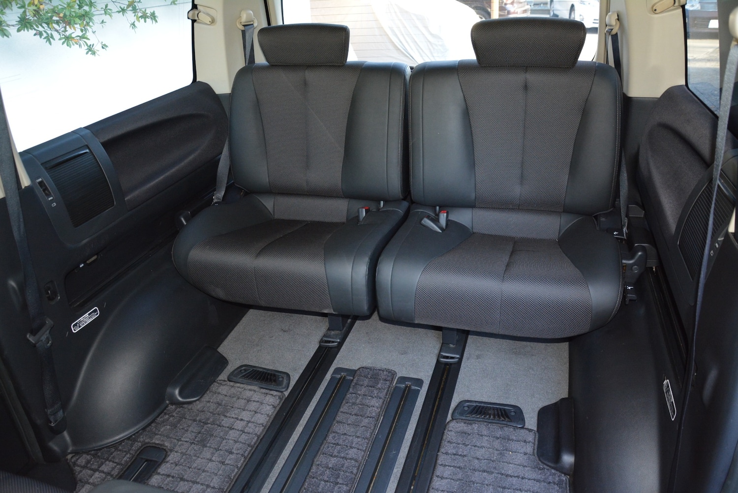 Used Nissan Elgrand 2009 for sale - 76780076: Photo 16