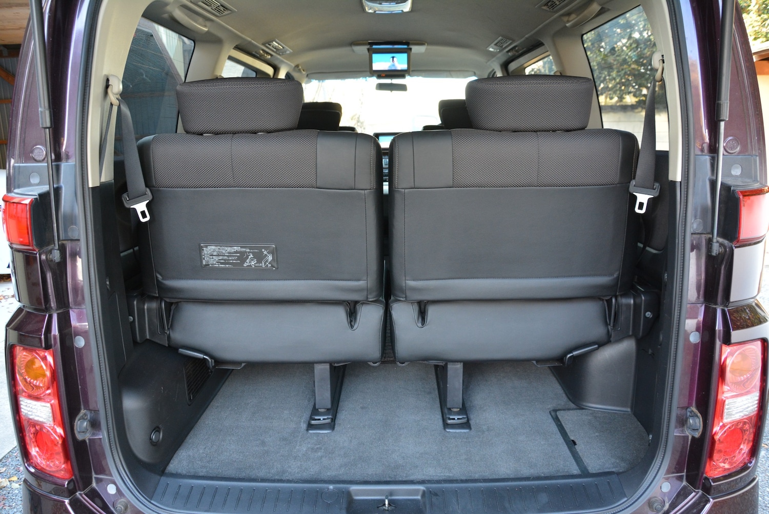 Used Nissan Elgrand 2009 for sale - 76780076: Photo 17