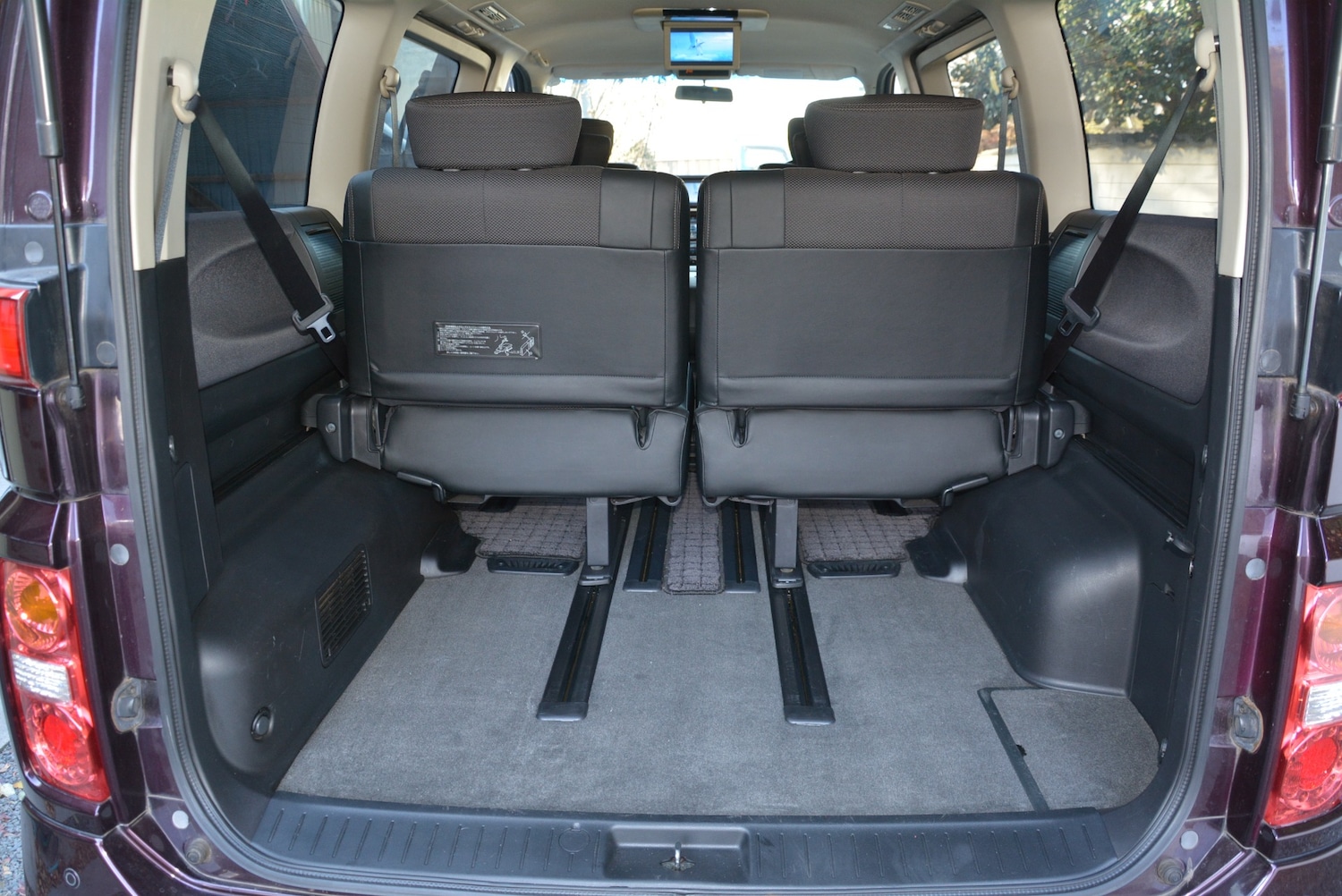 Used Nissan Elgrand 2009 for sale - 76780076: Photo 18