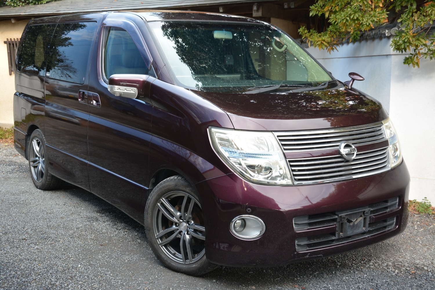 Used Nissan Elgrand 2009 for sale - 76780076: Photo 2