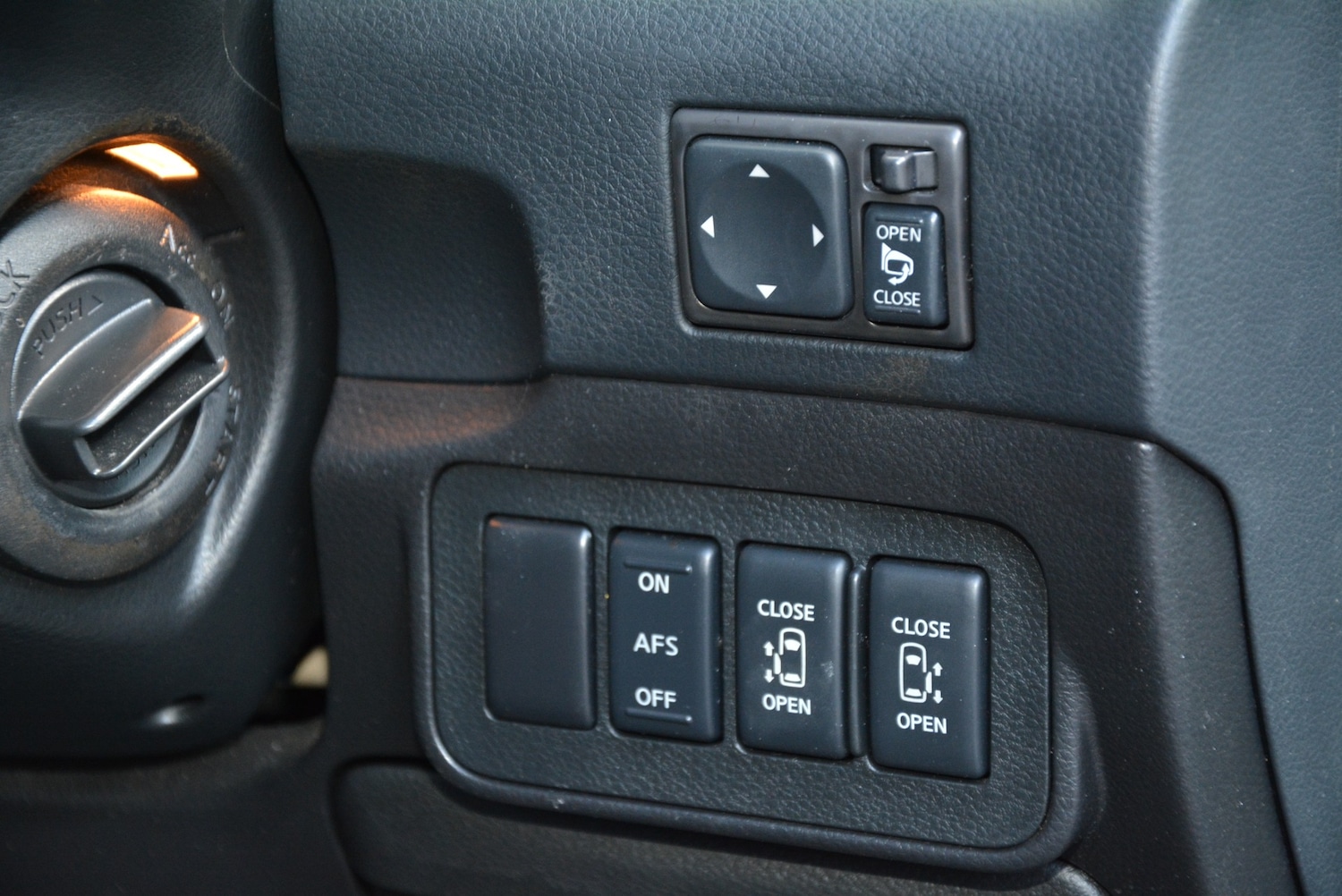 Used Nissan Elgrand 2009 for sale - 76780076: Photo 22