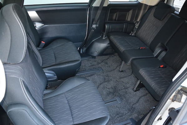 Used Toyota Voxy 2012 for sale - 73455680: Photo 13
