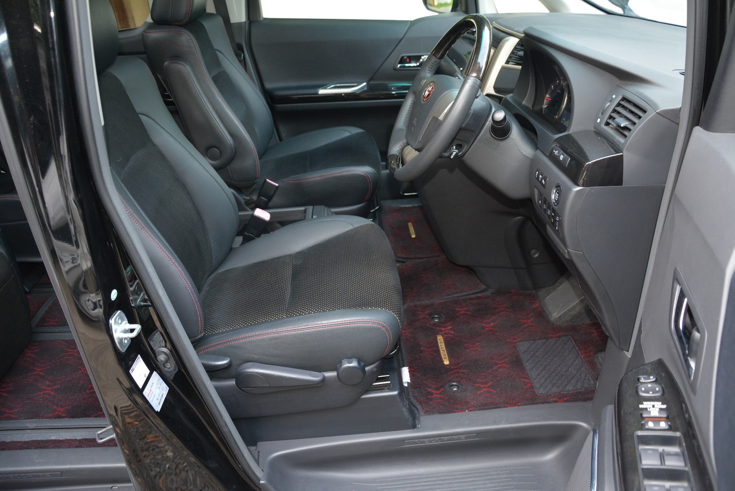 Used Toyota Vellfire 2025 for sale - 76555103: Photo 14