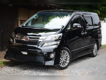 Used Toyota Vellfire 2014 for sale - 76555103: Photo