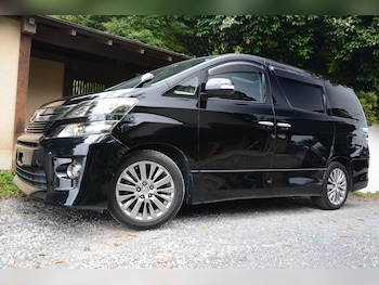 Used Toyota Vellfire 2014 for sale - 76555103: Photo