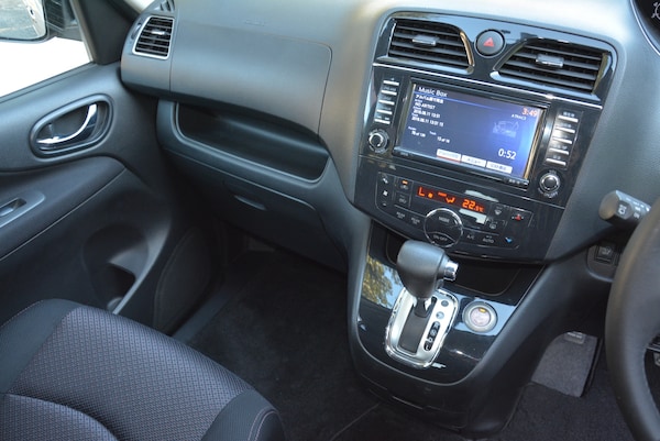 Used Nissan Serena 2011 for sale - 75774795: Photo 22