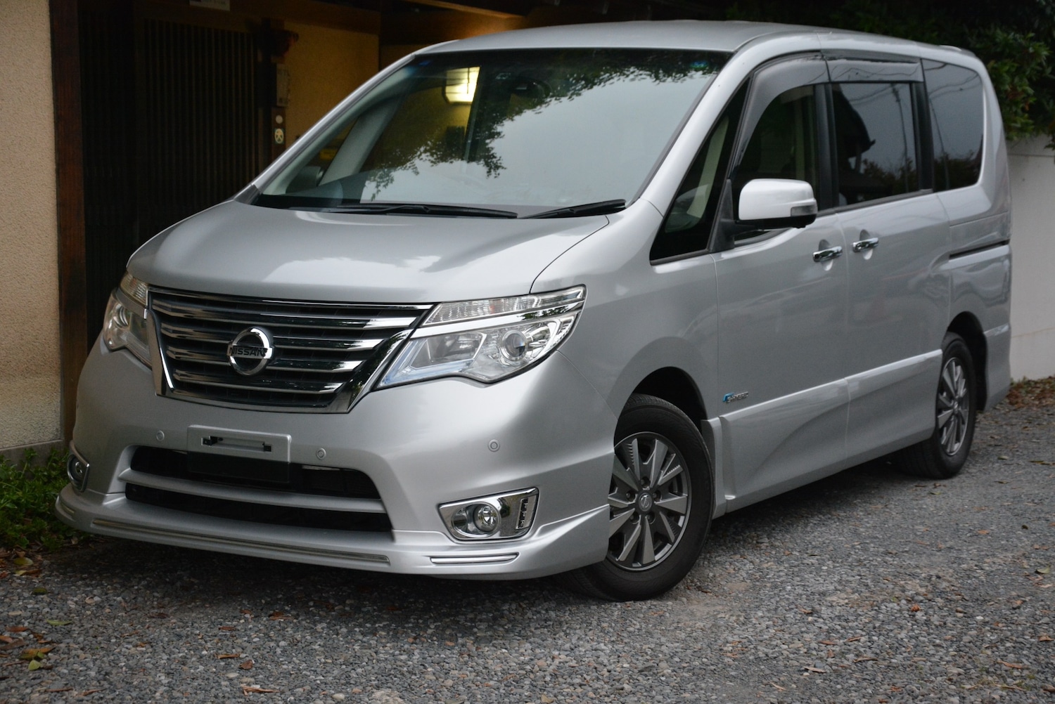 Used Nissan Serena 2014 for sale - 76555292: Photo 1