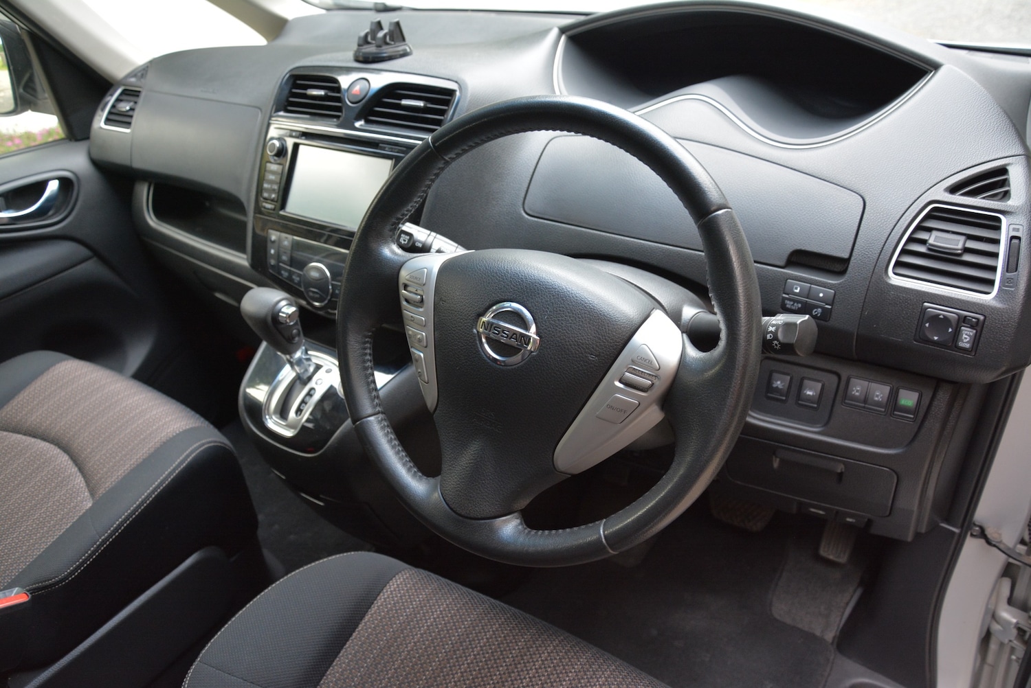 Used Nissan Serena 2014 for sale - 76555292: Photo 11