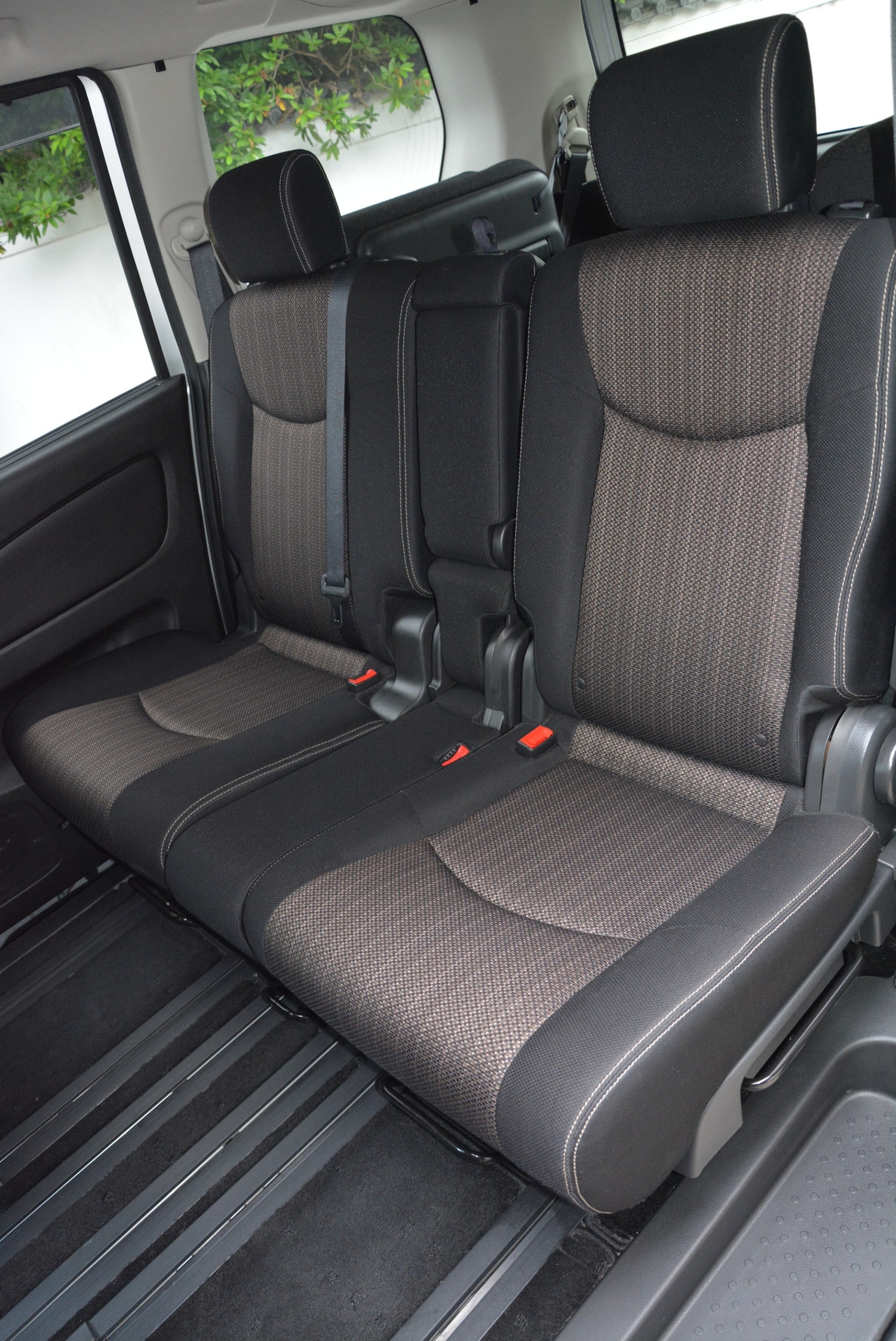 Used Nissan Serena 2014 for sale - 76555292: Photo 14