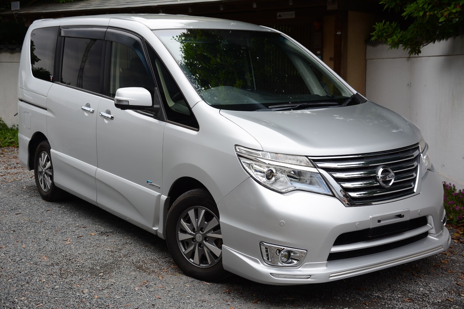 Used Nissan Serena 2014 for sale - 76555292: Photo 2