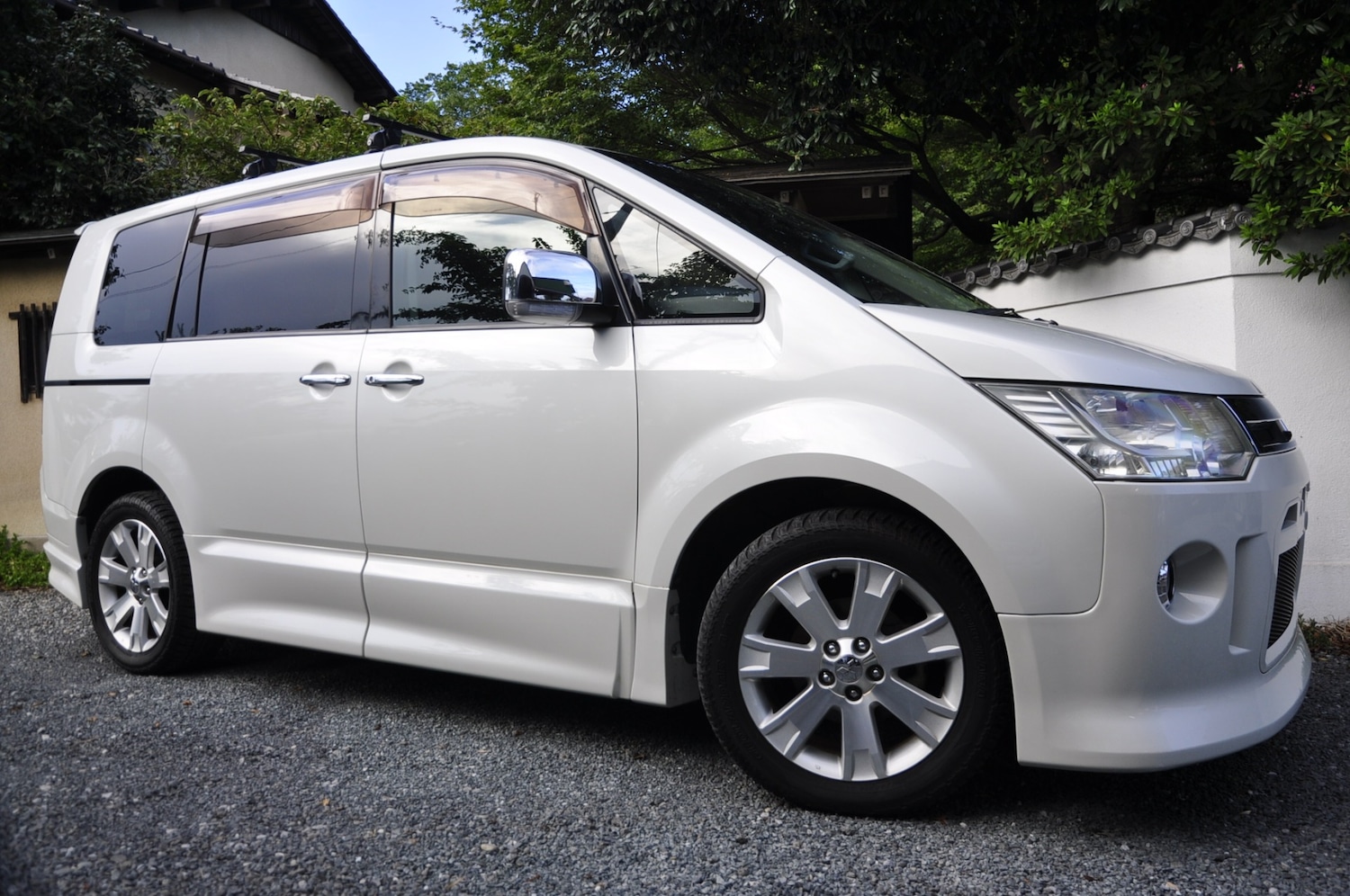 Used Mitsubishi Delica 2010 for sale - 76115569: Photo 3