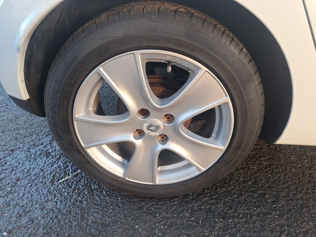 Used Renault Clio 2015 for sale - 77014206: Photo 17