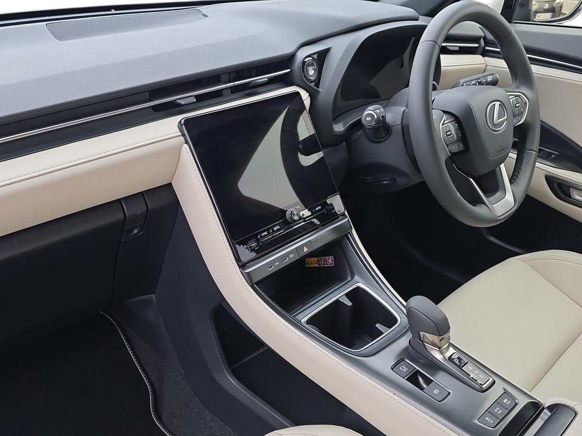 Used Lexus LBX 2024 for sale - 76657073: Photo 2