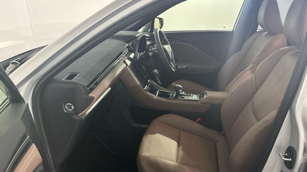 Used Lexus LBX 2025 for sale - 77925425: Photo 2