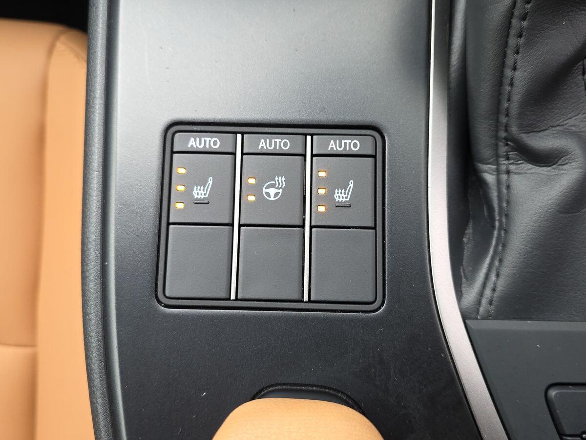 Used Lexus UX 2023 for sale - 76658293: Photo 32