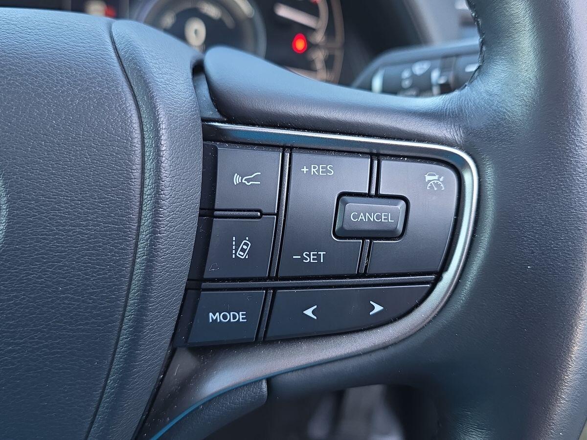 Used Lexus UX 2023 for sale - 76658443: Photo 27