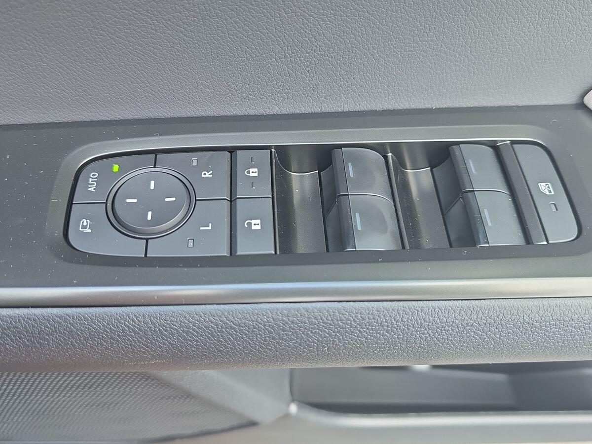 Used Lexus UX 2025 for sale - 76657411: Photo 24