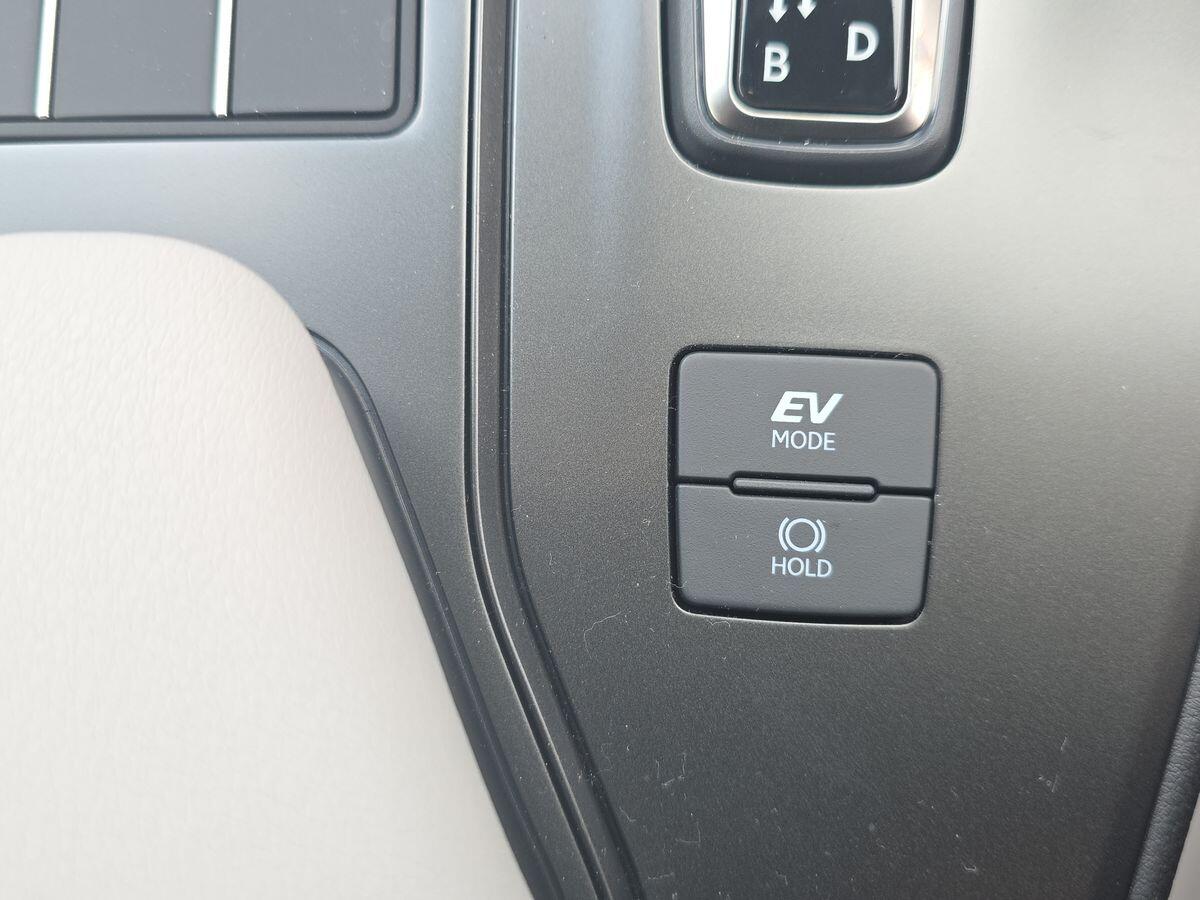 Used Lexus UX 2025 for sale - 76657411: Photo 36