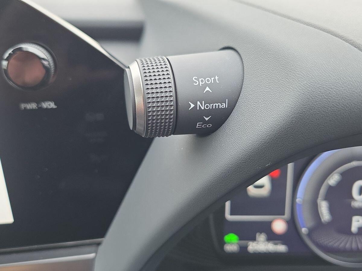 Used Lexus UX 2022 for sale - 76991647: Photo 32