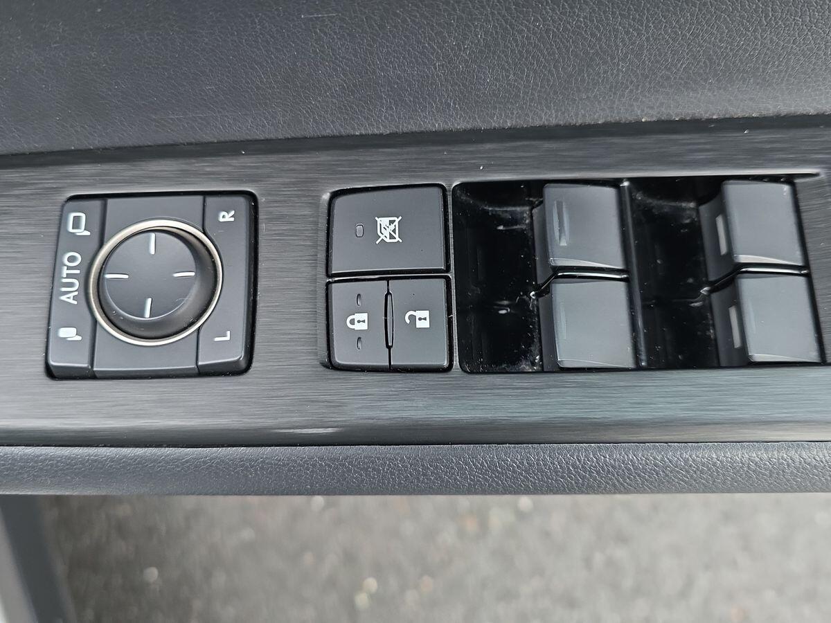 Used Lexus UX 2019 for sale - 76780981: Photo 24