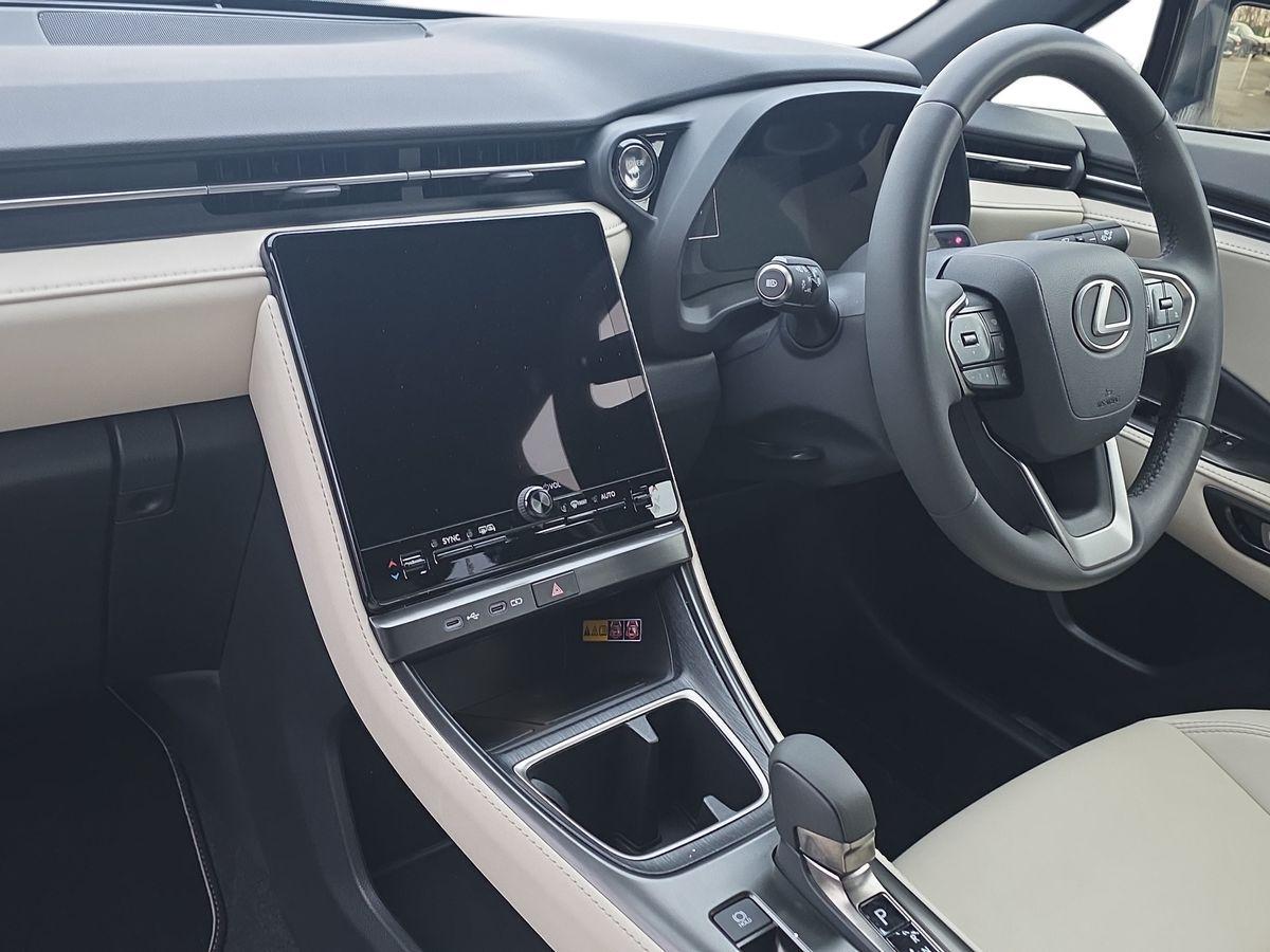 Used Lexus LBX 2024 for sale - 77331242: Photo 17