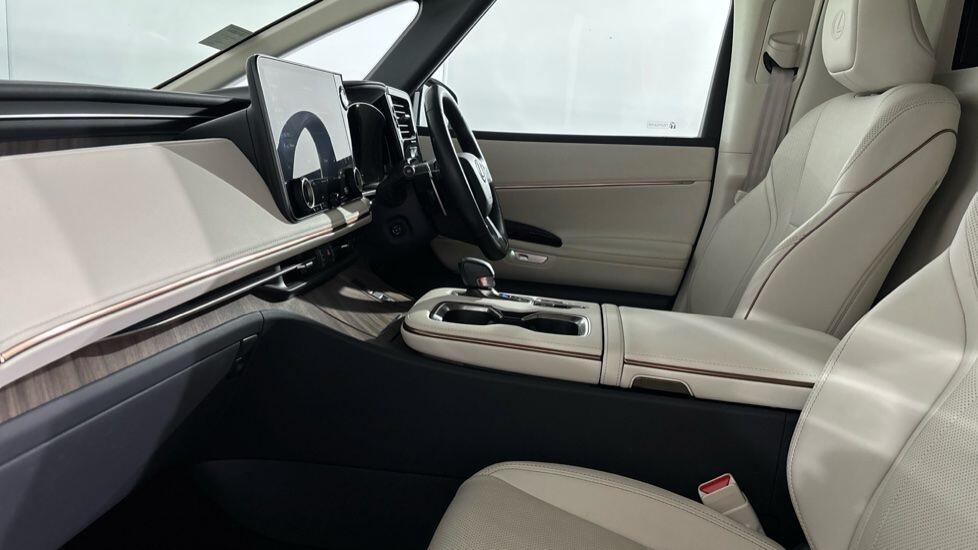 Used Lexus LM for sale - 77455817: Photo 2