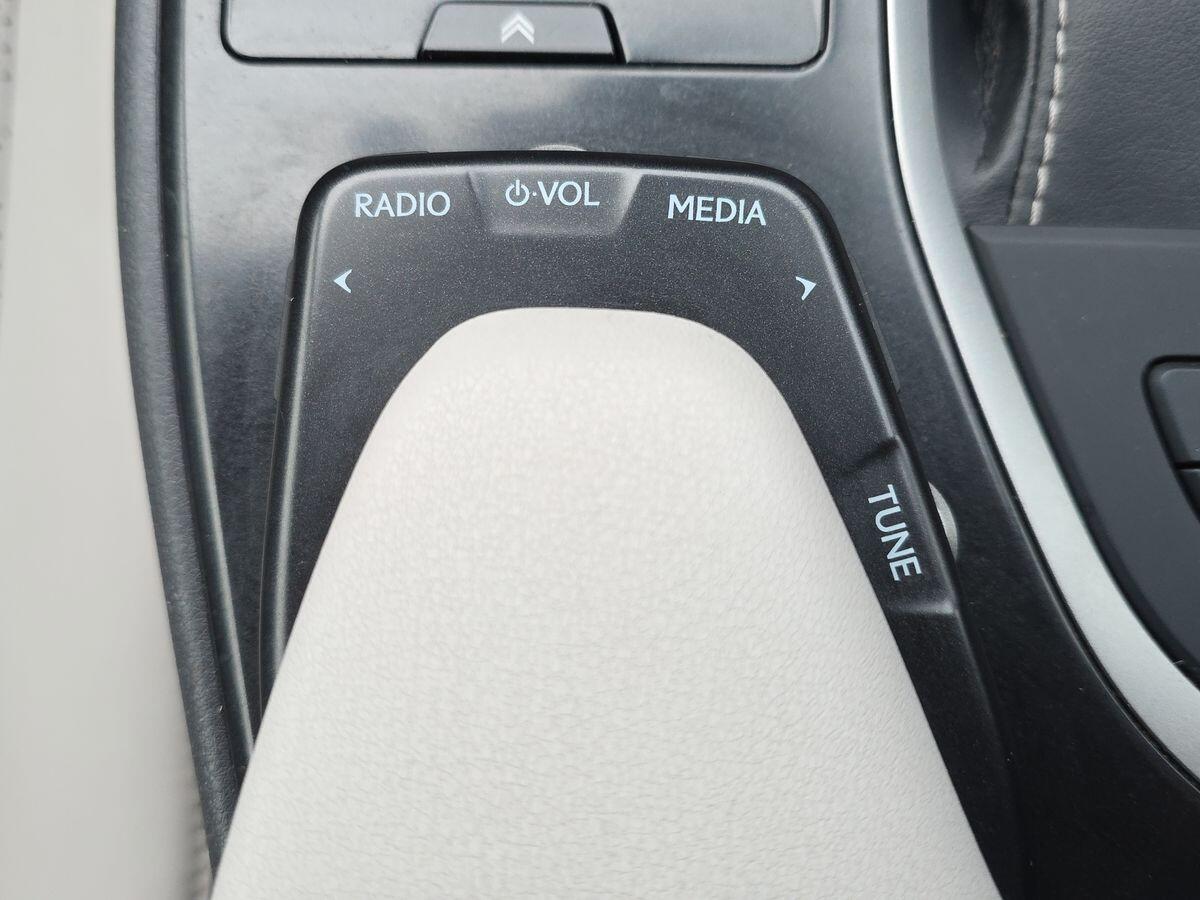 Used Lexus UX 2019 for sale - 77633308: Photo 32