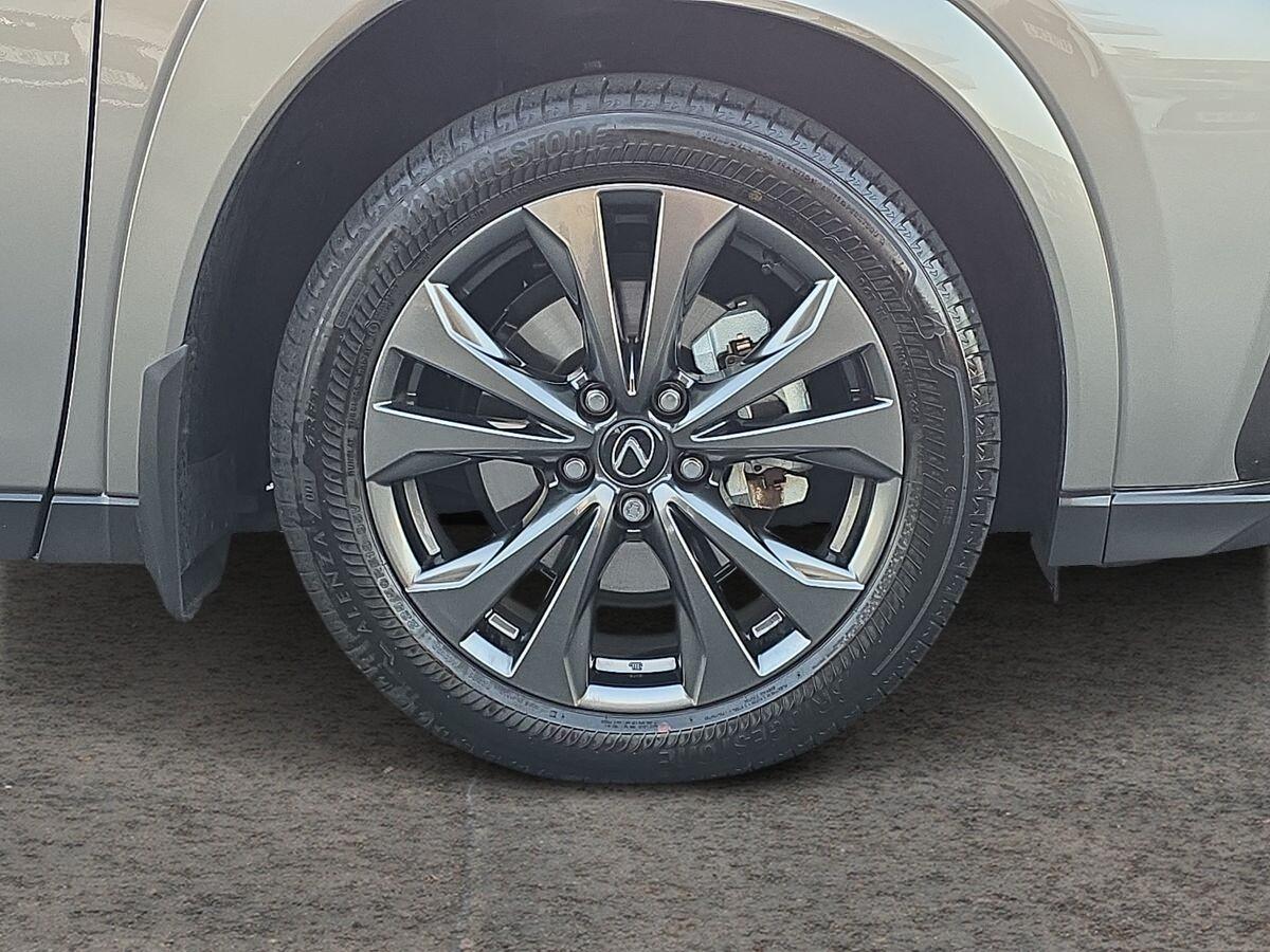 Used Lexus UX 2025 for sale - 76657175: Photo 12