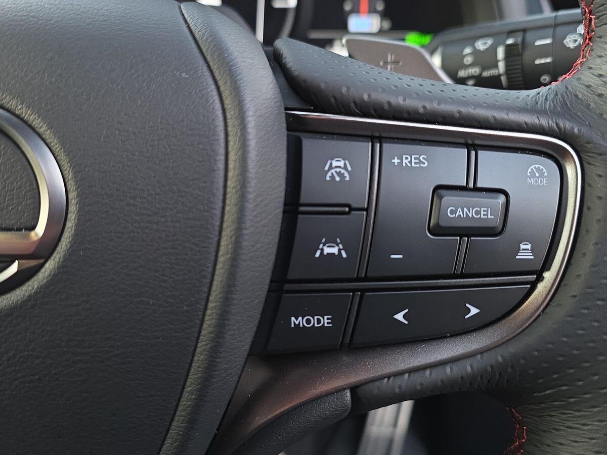 Used Lexus UX 2025 for sale - 76657175: Photo 25