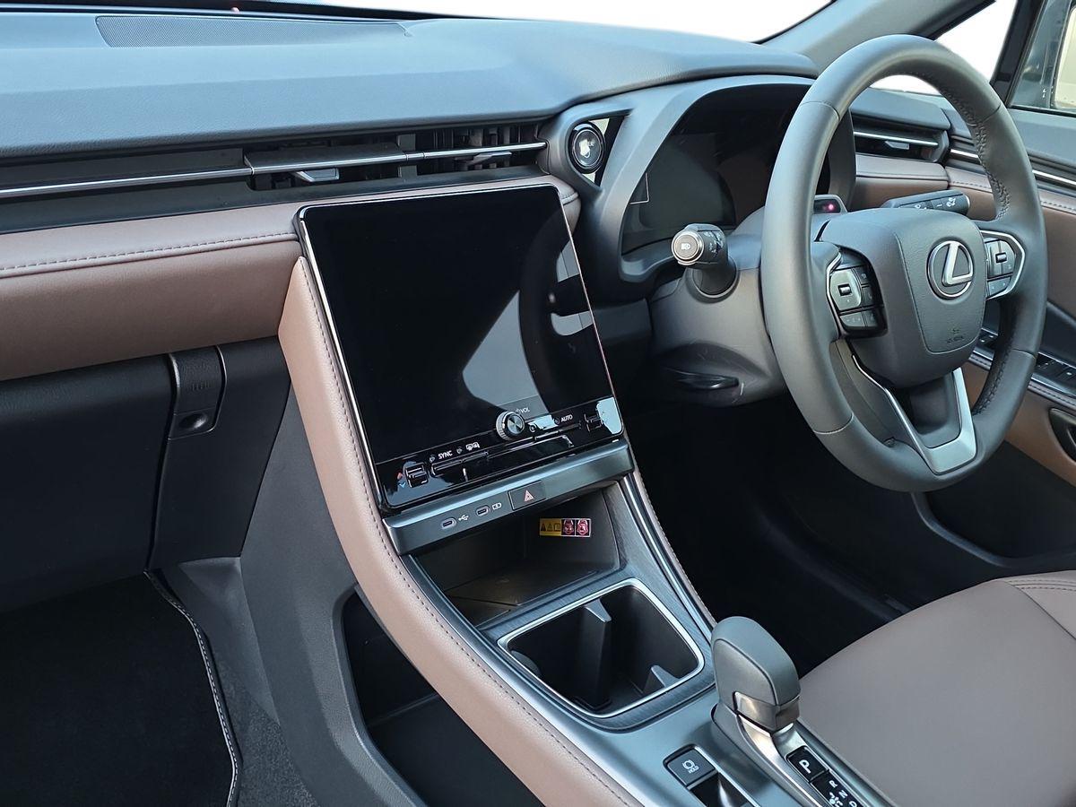 Used Lexus LBX 2024 for sale - 76802125: Photo 17