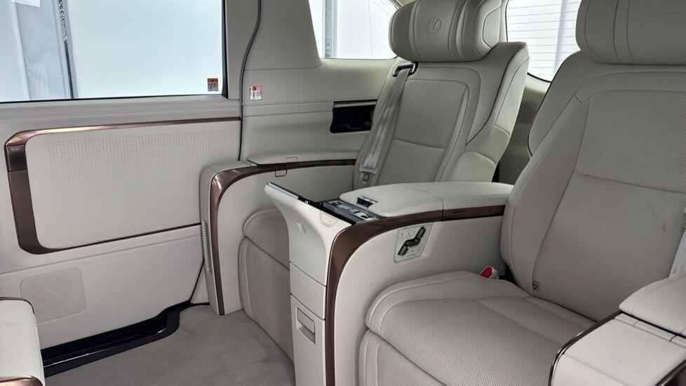 Used Lexus LM 2024 for sale - 76657620: Photo 12