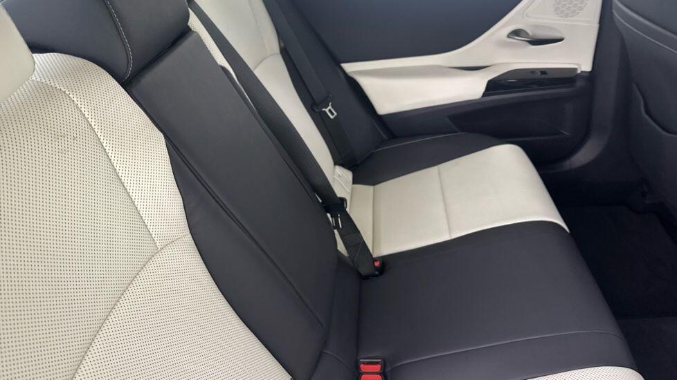 Used Lexus ES 2022 for sale - 76658741: Photo 11