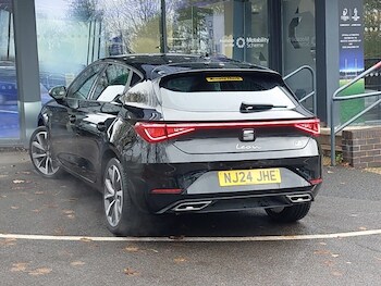 Used SEAT Leon 2024 for sale - 76543572: Photo