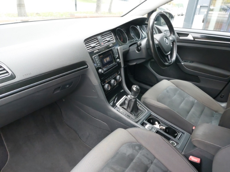 Used Volkswagen Golf 2014 for sale - 76293927: Photo 5