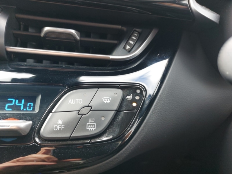 Used Toyota C-HR 2023 for sale - 78099102: Photo 13