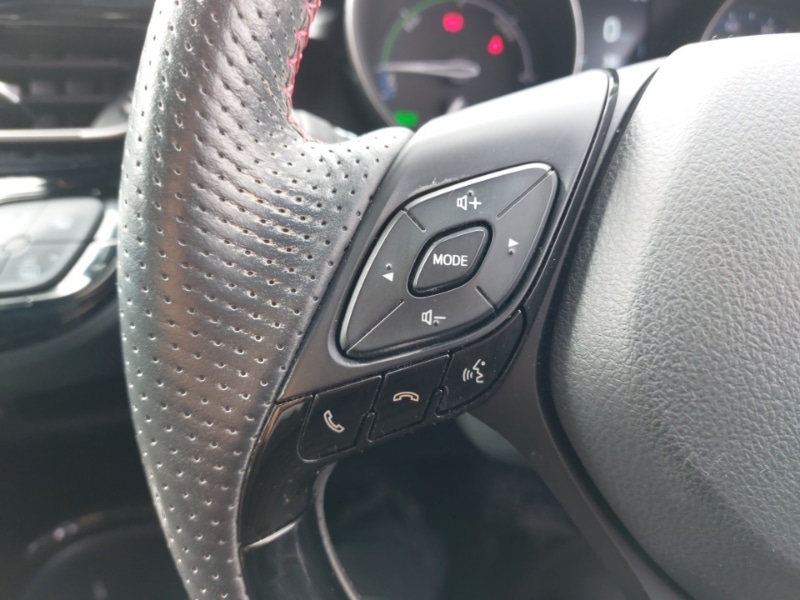 Used Toyota C-HR 2023 for sale - 78099102: Photo 17