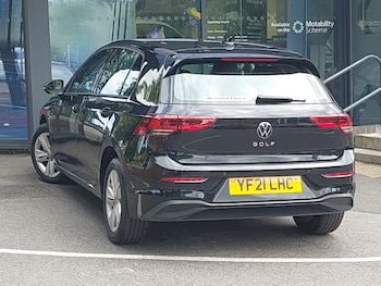 Used Volkswagen Golf 2021 for sale - 75429199: Photo